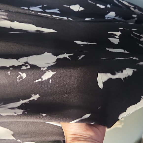 Black & White Tie dye Cami Romper - Picture 5 of 8